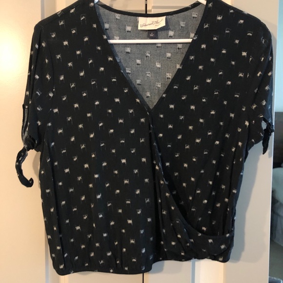 Universal Thread Tops - Patterned Partly Cropped Top